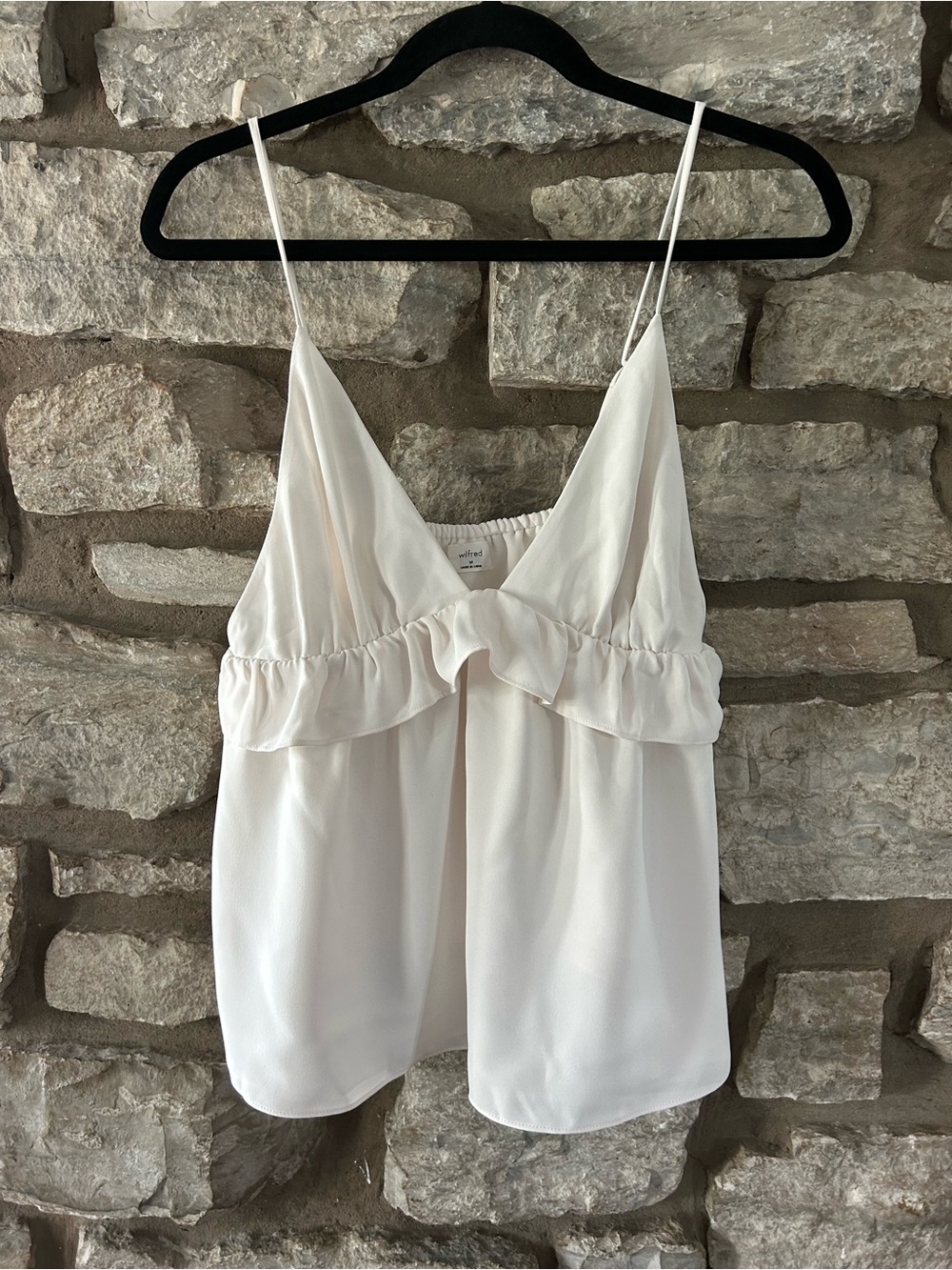 Wilfred Aritzia Cream Ruffle V-Neck Spaghetti Strap Camisole
